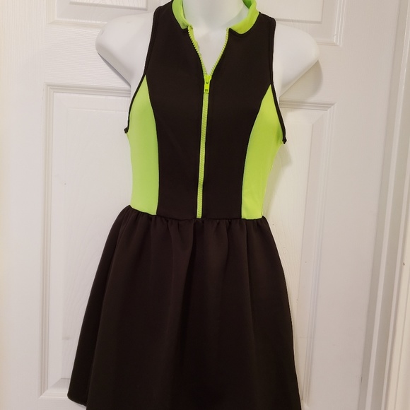 Junior's Dress Size Small - Picture 1 of 4